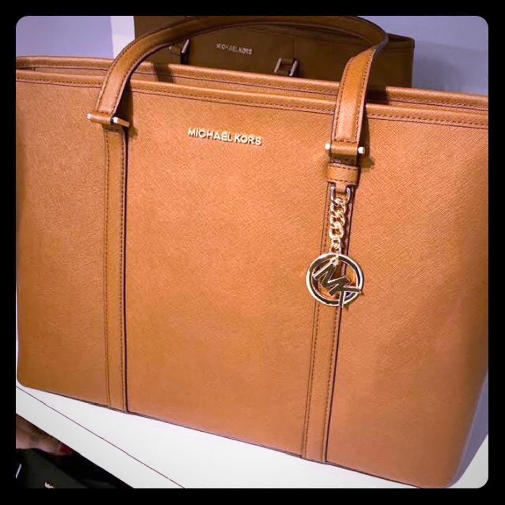 Michael kors tote